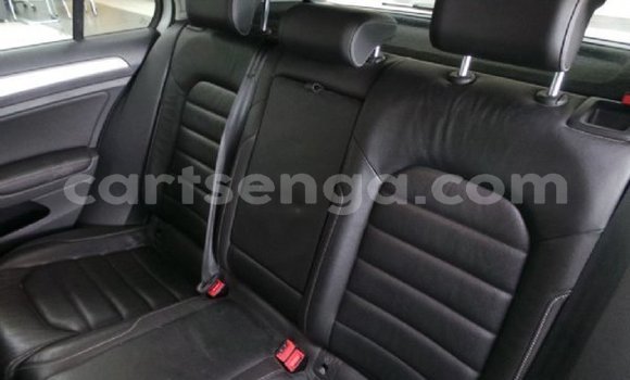 Nunua Ilio tumika Volkswagen Golf White Gari ndani ya Ezulwini nchini Hhohho Nunua Ilio tumika Volkswagen Golf White Gari ndani ya Ezulwini nchini Hhohho