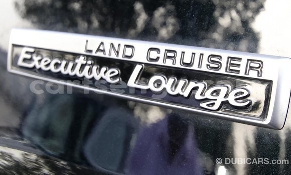 Nunua Imported Toyota Land Cruiser Black Gari ndani ya Import - Dubai nchini Hhohho Nunua Imported Toyota Land Cruiser Black Gari ndani ya Import - Dubai nchini Hhohho