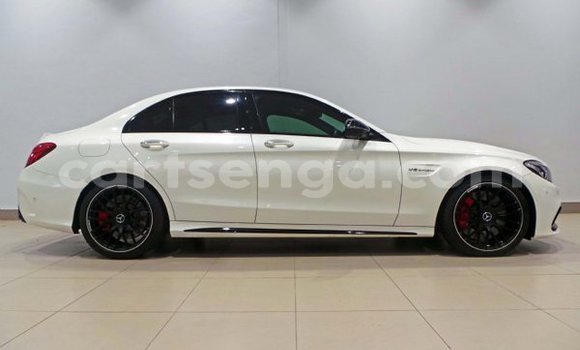 Acheter Occasion Voiture Mercedes‒Benz C–Class Blanc à Hlatikulu, Shiselweni District Acheter Occasion Voiture Mercedes‒Benz C–Class Blanc à Hlatikulu, Shiselweni District
