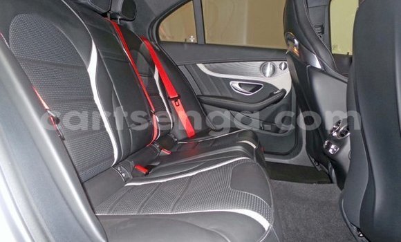 Acheter Occasion Voiture Mercedes‒Benz C–Class Blanc à Hlatikulu, Shiselweni District Acheter Occasion Voiture Mercedes‒Benz C–Class Blanc à Hlatikulu, Shiselweni District