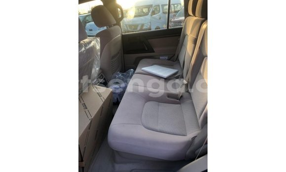 Nunua Imported Toyota Land Cruiser Black Gari ndani ya Import - Dubai nchini Hhohho Nunua Imported Toyota Land Cruiser Black Gari ndani ya Import - Dubai nchini Hhohho