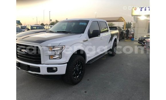 Nunua Imported Ford V8 White Gari ndani ya Import - Dubai nchini Hhohho Nunua Imported Ford V8 White Gari ndani ya Import - Dubai nchini Hhohho