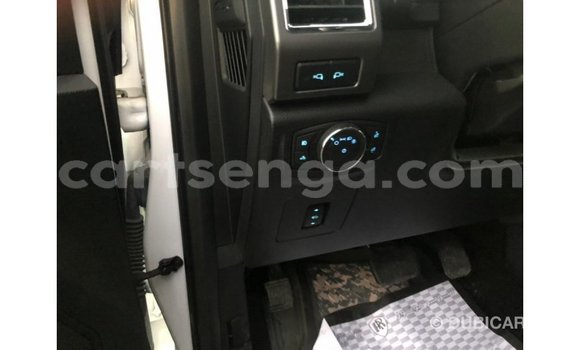 Nunua Imported Ford V8 White Gari ndani ya Import - Dubai nchini Hhohho Nunua Imported Ford V8 White Gari ndani ya Import - Dubai nchini Hhohho