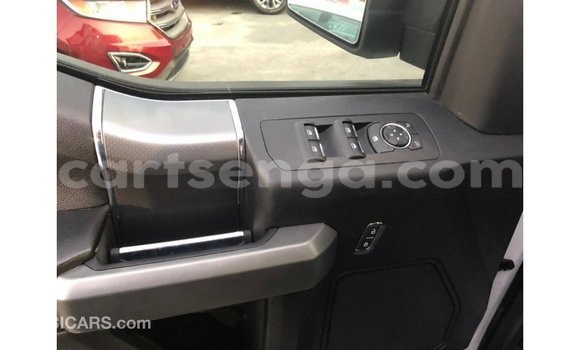 Nunua Imported Ford V8 White Gari ndani ya Import - Dubai nchini Hhohho Nunua Imported Ford V8 White Gari ndani ya Import - Dubai nchini Hhohho