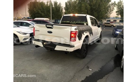 Nunua Imported Ford V8 White Gari ndani ya Import - Dubai nchini Hhohho Nunua Imported Ford V8 White Gari ndani ya Import - Dubai nchini Hhohho