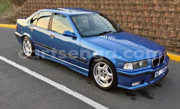 Nunua Ilio tumika BMW M3 Blue Gari ndani ya Ezulwini nchini Hhohho Nunua Ilio tumika BMW M3 Blue Gari ndani ya Ezulwini nchini Hhohho