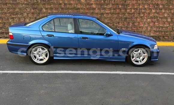 Nunua Ilio tumika BMW M3 Blue Gari ndani ya Ezulwini nchini Hhohho Nunua Ilio tumika BMW M3 Blue Gari ndani ya Ezulwini nchini Hhohho