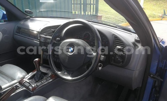 Nunua Ilio tumika BMW M3 Blue Gari ndani ya Ezulwini nchini Hhohho Nunua Ilio tumika BMW M3 Blue Gari ndani ya Ezulwini nchini Hhohho