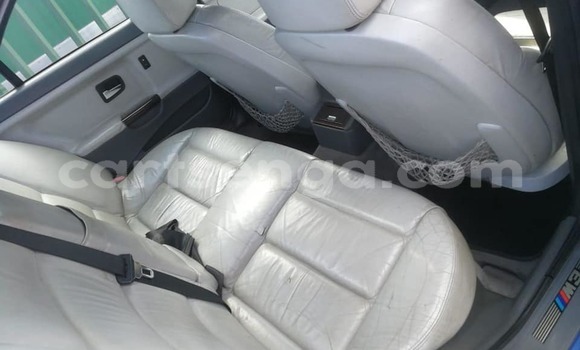 Nunua Ilio tumika BMW M3 Blue Gari ndani ya Ezulwini nchini Hhohho Nunua Ilio tumika BMW M3 Blue Gari ndani ya Ezulwini nchini Hhohho