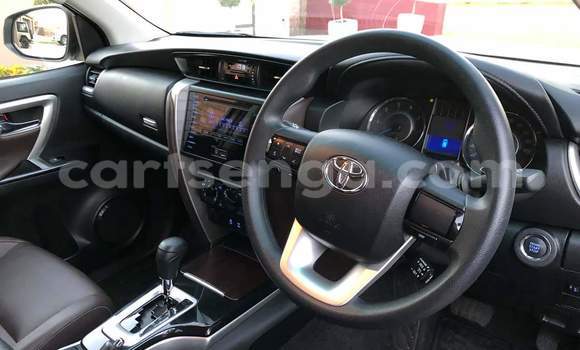 Nunua Ilio tumika Toyota Fortuner White Gari ndani ya Ezulwini nchini Hhohho Nunua Ilio tumika Toyota Fortuner White Gari ndani ya Ezulwini nchini Hhohho