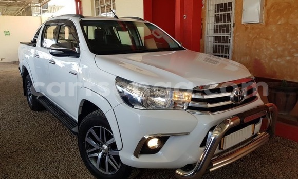 Buy Used Toyota Hilux White Car in Ezulwini in Hhohho Buy Used Toyota Hilux White Car in Ezulwini in Hhohho