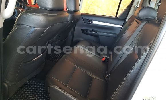 Buy Used Toyota Hilux White Car in Ezulwini in Hhohho Buy Used Toyota Hilux White Car in Ezulwini in Hhohho