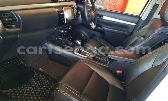 Buy Used Toyota Hilux White Car in Ezulwini in Hhohho Buy Used Toyota Hilux White Car in Ezulwini in Hhohho