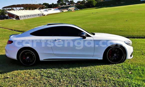 Nunua Ilio tumika Mercedes‒Benz C–Class White Gari ndani ya Bulembu nchini Hhohho Nunua Ilio tumika Mercedes‒Benz C–Class White Gari ndani ya Bulembu nchini Hhohho