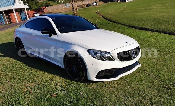 Nunua Ilio tumika Mercedes‒Benz C–Class White Gari ndani ya Bulembu nchini Hhohho Nunua Ilio tumika Mercedes‒Benz C–Class White Gari ndani ya Bulembu nchini Hhohho