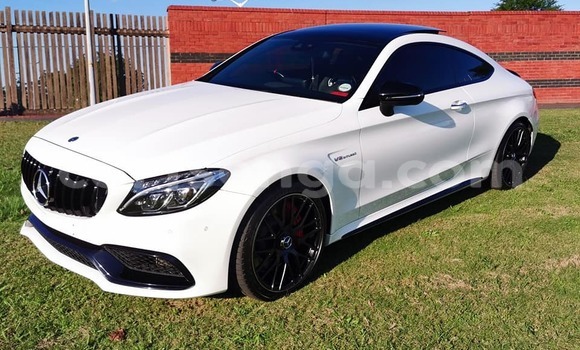 Nunua Ilio tumika Mercedes‒Benz C–Class White Gari ndani ya Bulembu nchini Hhohho Nunua Ilio tumika Mercedes‒Benz C–Class White Gari ndani ya Bulembu nchini Hhohho