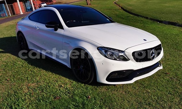 Nunua Ilio tumika Mercedes‒Benz C–Class White Gari ndani ya Bulembu nchini Hhohho Nunua Ilio tumika Mercedes‒Benz C–Class White Gari ndani ya Bulembu nchini Hhohho