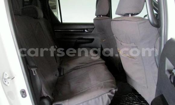 Acheter Occasion Voiture Toyota Hilux Blanc à Mbabane, Manzini Acheter Occasion Voiture Toyota Hilux Blanc à Mbabane, Manzini