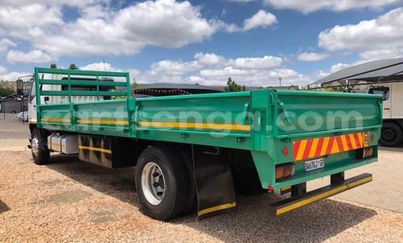Buy Used Mitsubishi Van Green Truck in Hlatikulu in Shiselweni District Buy Used Mitsubishi Van Green Truck in Hlatikulu in Shiselweni District
