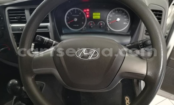 Acheter Occasion Voiture Hyundai H200 Blanc à Hlatikulu, Shiselweni District Acheter Occasion Voiture Hyundai H200 Blanc à Hlatikulu, Shiselweni District