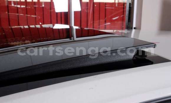 Buy Used Volkswagen Golf White Car in Ezulwini in Hhohho Buy Used Volkswagen Golf White Car in Ezulwini in Hhohho