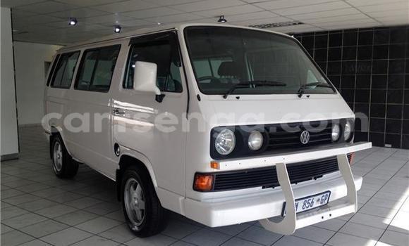 Buy Used Volkswagen Multivan White Car in Hlatikulu in Shiselweni District Buy Used Volkswagen Multivan White Car in Hlatikulu in Shiselweni District