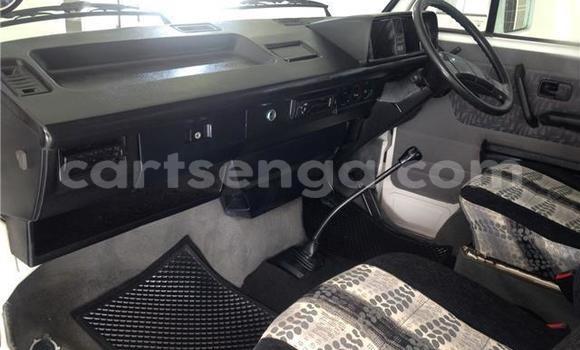 Buy Used Volkswagen Multivan White Car in Hlatikulu in Shiselweni District Buy Used Volkswagen Multivan White Car in Hlatikulu in Shiselweni District
