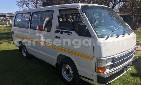 Buy Used Toyota Hiace White Car in Ezulwini in Hhohho Buy Used Toyota Hiace White Car in Ezulwini in Hhohho
