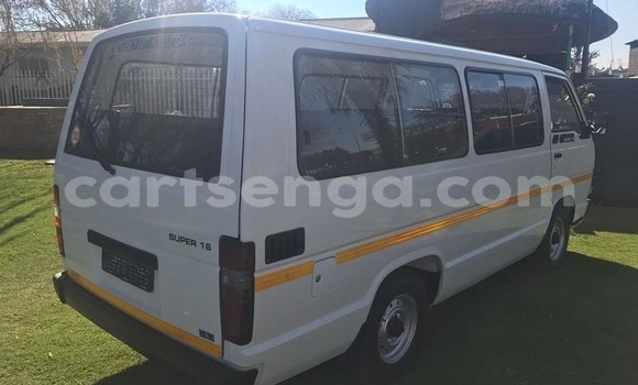 Buy Used Toyota Hiace White Car in Ezulwini in Hhohho Buy Used Toyota Hiace White Car in Ezulwini in Hhohho