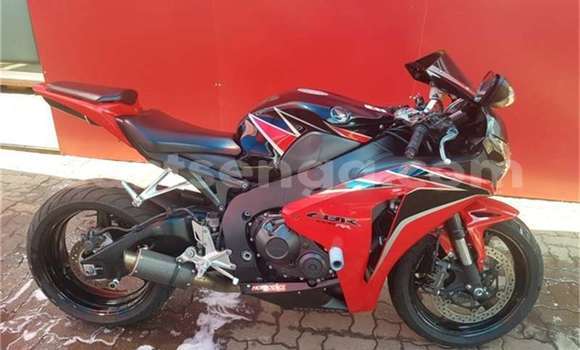 Buy Used Honda CBR 1000 RR Red Bike in Hlatikulu in Shiselweni District Buy Used Honda CBR 1000 RR Red Bike in Hlatikulu in Shiselweni District