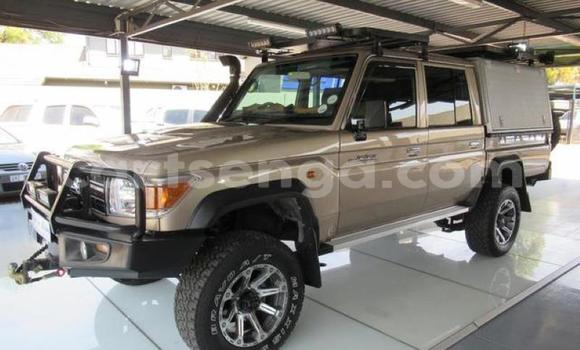 Buy Used Toyota Land Cruiser Beige Car in Mbabane in Manzini Buy Used Toyota Land Cruiser Beige Car in Mbabane in Manzini