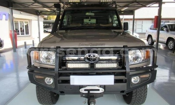 Buy Used Toyota Land Cruiser Beige Car in Mbabane in Manzini Buy Used Toyota Land Cruiser Beige Car in Mbabane in Manzini
