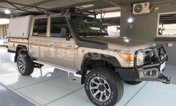Buy Used Toyota Land Cruiser Beige Car in Mbabane in Manzini Buy Used Toyota Land Cruiser Beige Car in Mbabane in Manzini