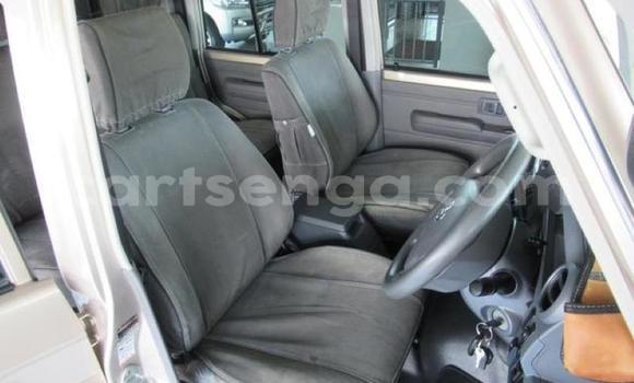 Buy Used Toyota Land Cruiser Beige Car in Mbabane in Manzini Buy Used Toyota Land Cruiser Beige Car in Mbabane in Manzini