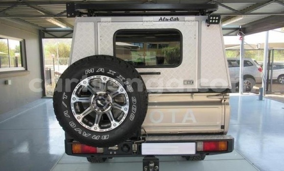 Buy Used Toyota Land Cruiser Beige Car in Mbabane in Manzini Buy Used Toyota Land Cruiser Beige Car in Mbabane in Manzini