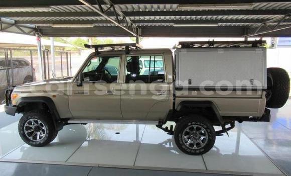 Buy Used Toyota Land Cruiser Beige Car in Mbabane in Manzini Buy Used Toyota Land Cruiser Beige Car in Mbabane in Manzini