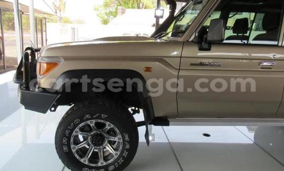 Buy Used Toyota Land Cruiser Beige Car in Mbabane in Manzini Buy Used Toyota Land Cruiser Beige Car in Mbabane in Manzini