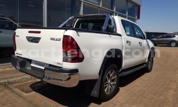 Buy Used Toyota Hilux White Car in Mbabane in Manzini Buy Used Toyota Hilux White Car in Mbabane in Manzini