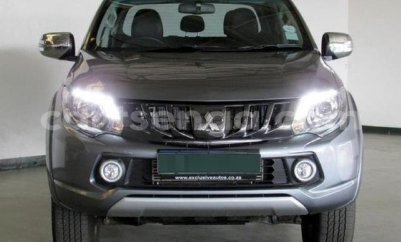 Buy Used Mitsubishi Triton Silver Car in Mbabane in Manzini Buy Used Mitsubishi Triton Silver Car in Mbabane in Manzini