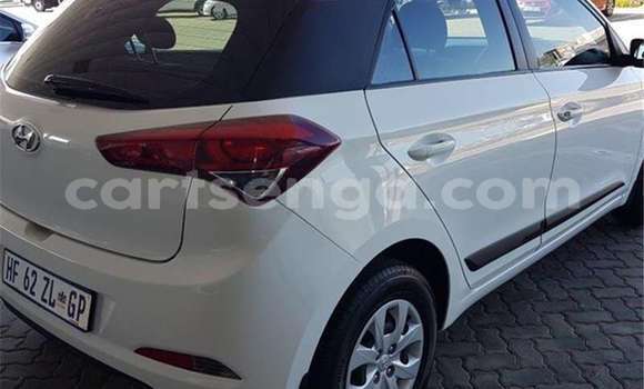 Buy Used Hyundai i20 White Car in Ezulwini in Hhohho Buy Used Hyundai i20 White Car in Ezulwini in Hhohho