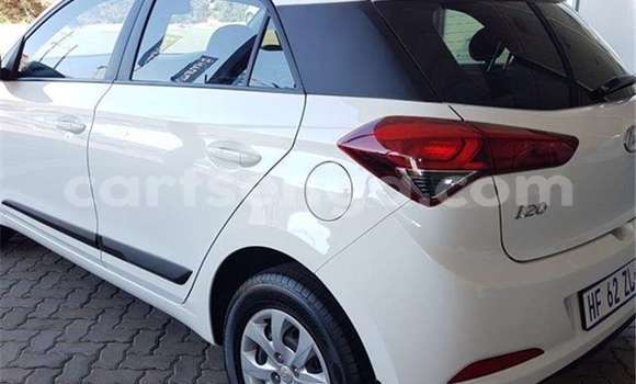 Buy Used Hyundai i20 White Car in Ezulwini in Hhohho Buy Used Hyundai i20 White Car in Ezulwini in Hhohho