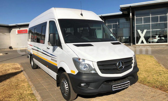 Nunua Ilio tumika Mercedes‒Benz 190–Series White Gari ndani ya Ezulwini nchini Hhohho Nunua Ilio tumika Mercedes‒Benz 190–Series White Gari ndani ya Ezulwini nchini Hhohho