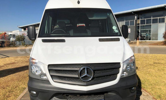 Nunua Ilio tumika Mercedes‒Benz 190–Series White Gari ndani ya Ezulwini nchini Hhohho Nunua Ilio tumika Mercedes‒Benz 190–Series White Gari ndani ya Ezulwini nchini Hhohho