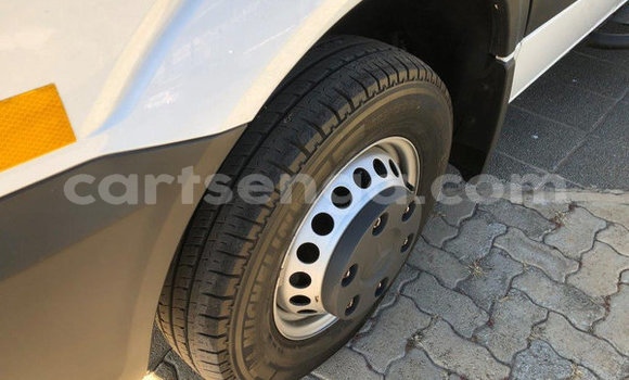 Nunua Ilio tumika Mercedes‒Benz 190–Series White Gari ndani ya Ezulwini nchini Hhohho Nunua Ilio tumika Mercedes‒Benz 190–Series White Gari ndani ya Ezulwini nchini Hhohho