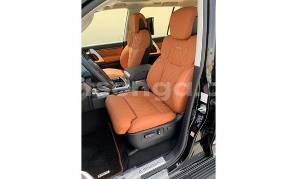 Nunua Imported Toyota Land Cruiser Black Gari ndani ya Import - Dubai nchini Hhohho Nunua Imported Toyota Land Cruiser Black Gari ndani ya Import - Dubai nchini Hhohho