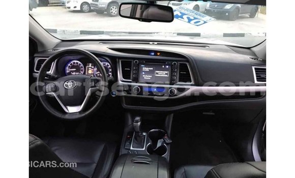 Buy Import Toyota Highlander Other Car in Import - Dubai in Hhohho Buy Import Toyota Highlander Other Car in Import - Dubai in Hhohho
