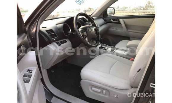 Buy Import Toyota Highlander Other Car in Import - Dubai in Hhohho Buy Import Toyota Highlander Other Car in Import - Dubai in Hhohho