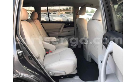 Buy Import Toyota Highlander Other Car in Import - Dubai in Hhohho Buy Import Toyota Highlander Other Car in Import - Dubai in Hhohho