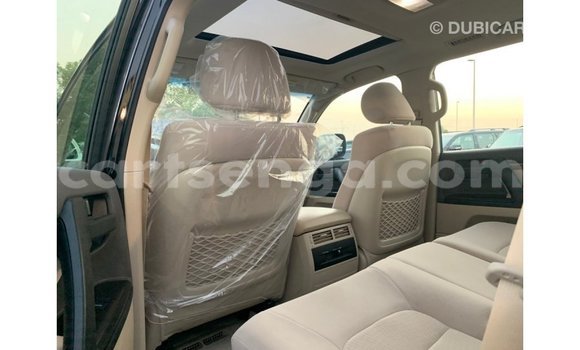 Nunua Imported Toyota Land Cruiser Black Gari ndani ya Import - Dubai nchini Hhohho Nunua Imported Toyota Land Cruiser Black Gari ndani ya Import - Dubai nchini Hhohho