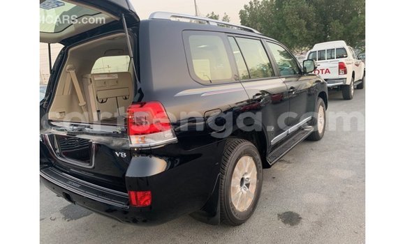 Nunua Imported Toyota Land Cruiser Black Gari ndani ya Import - Dubai nchini Hhohho Nunua Imported Toyota Land Cruiser Black Gari ndani ya Import - Dubai nchini Hhohho